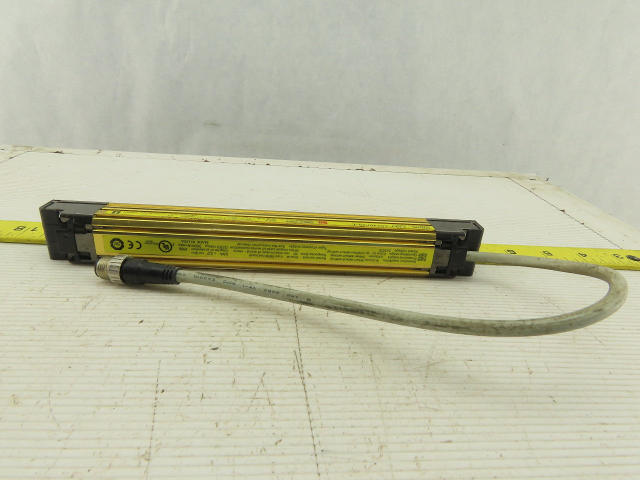 Omron F3SJ-A0245P20-L Safety Light Curtain Emitter Type 4 ESPE 24VDC