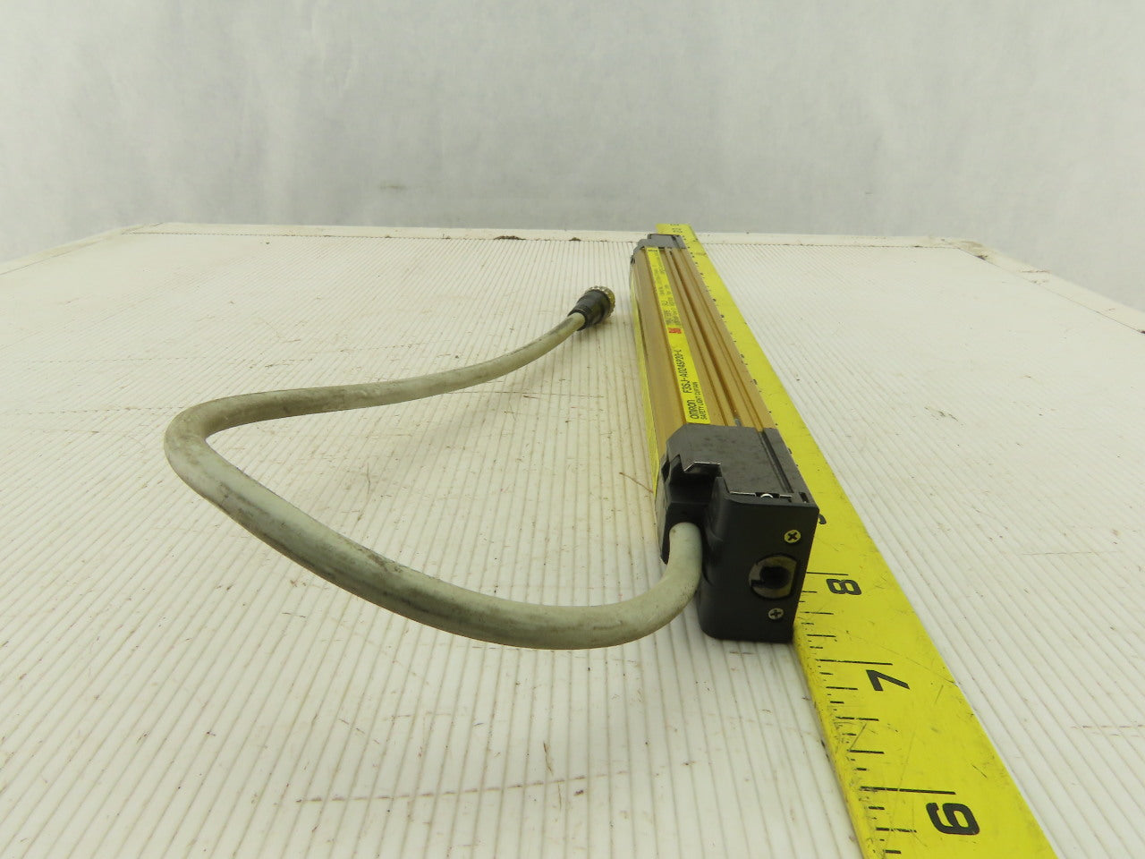 Omron F3SJ-A0245P20-L Safety Light Curtain Emitter Type 4 ESPE 24VDC