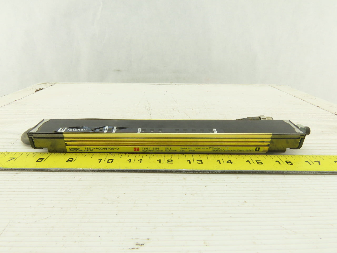 Omron F3SJ-A025P20-D Safety Light Curtain Receiver Type 4 ESPE 24VDC