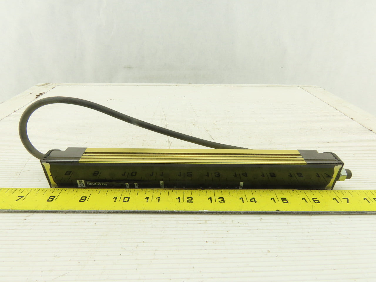 Omron F3SJ-A025P20-D Safety Light Curtain Receiver Type 4 ESPE 24VDC