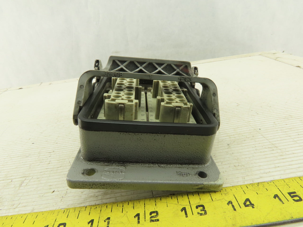 Harting 500V 13A 30 Total Female Pin Two Stack Cam Lock Panel Mount Connector