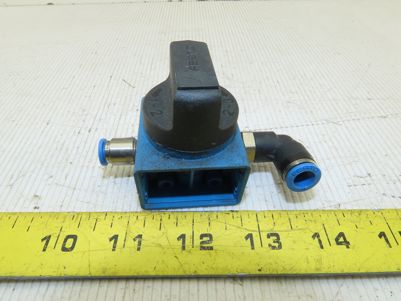 Festo HE-1/8-S-B Pneumatic On/Off Manual Valve  1/8"NPT