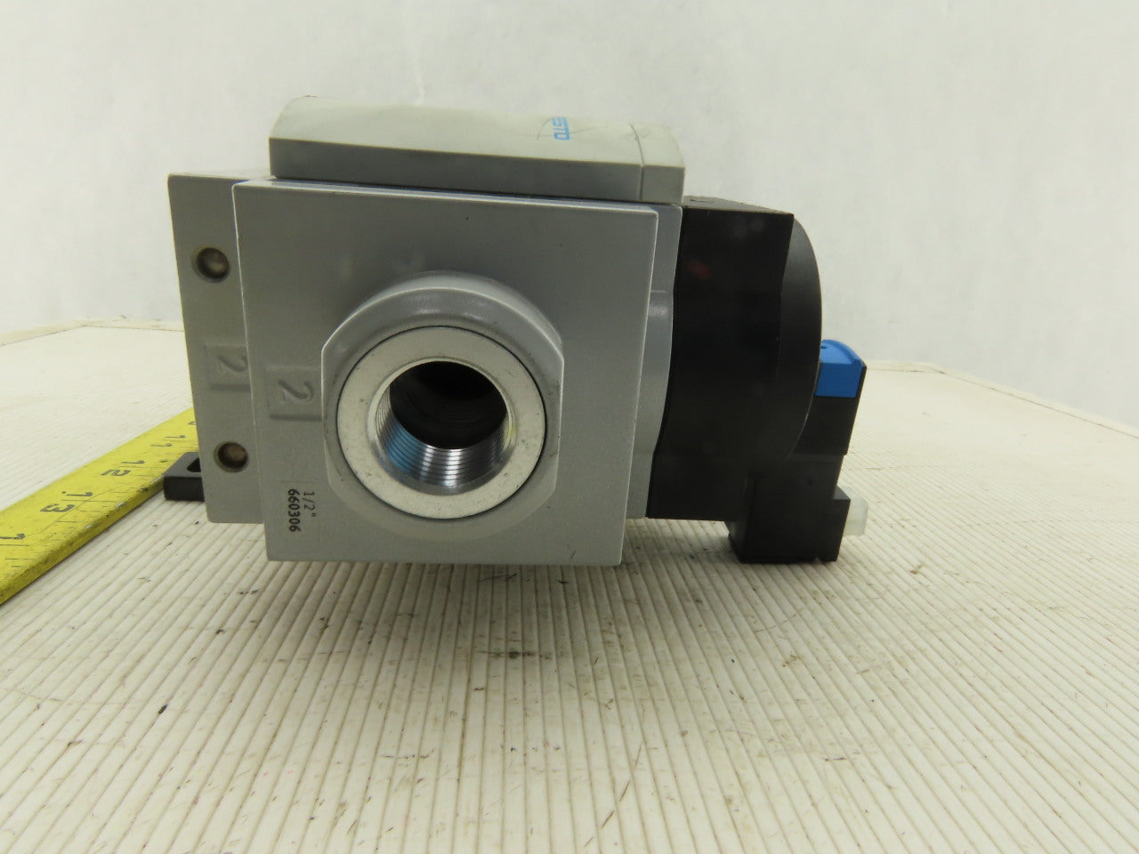Festo MS6-DE-1/2-V24 On/Off Pneumatic Valve W/MS6-FRM-1/2-Y 1/2" NPT