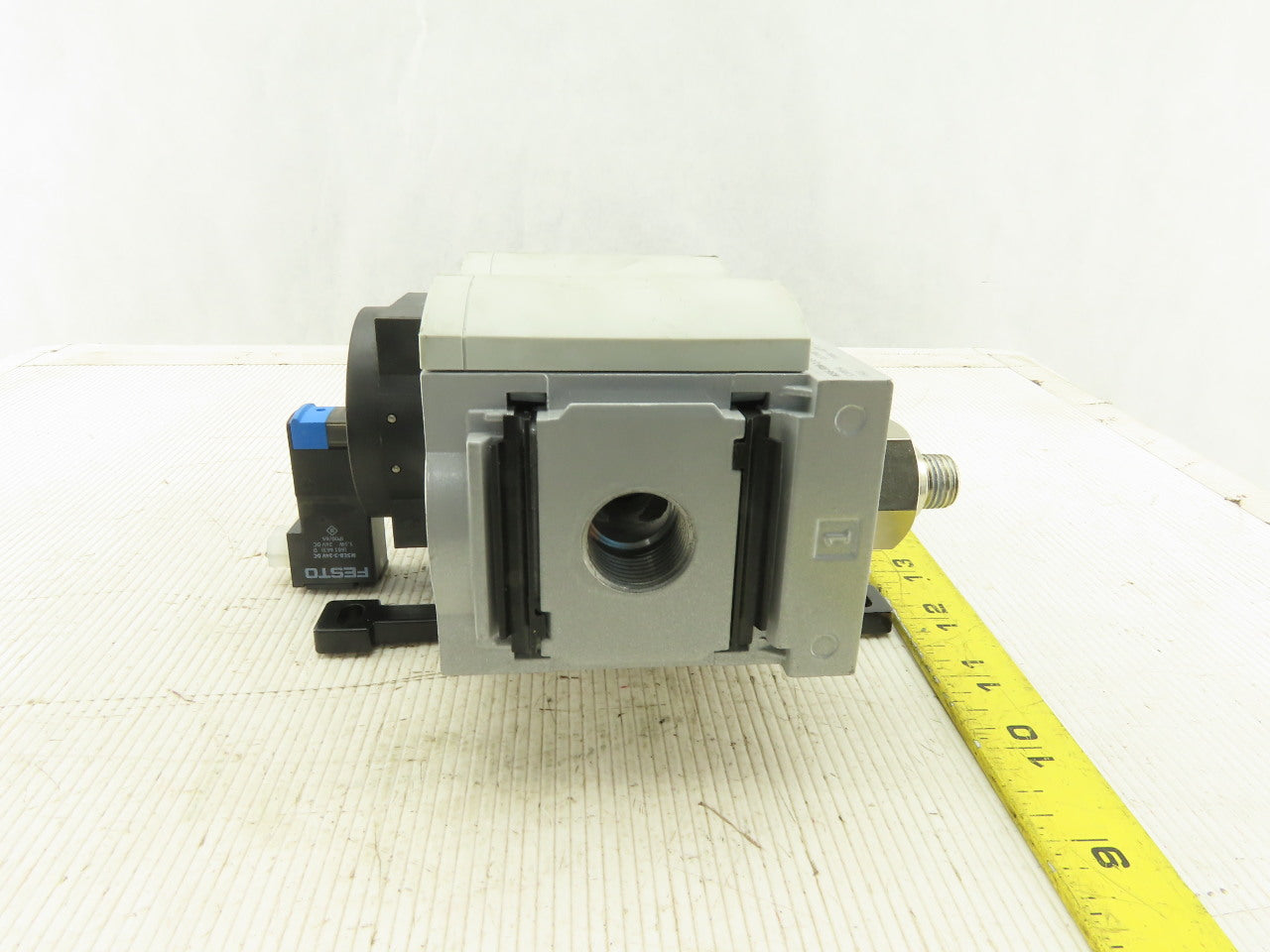 Festo MS6-DE-1/2-V24 On/Off Pneumatic Valve W/MS6-FRM-1/2-Y 1/2" NPT