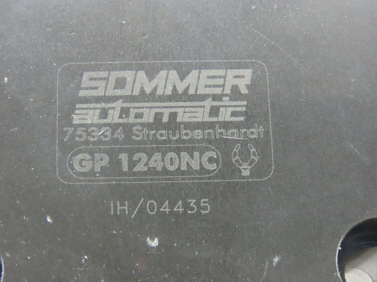 Sommer Automatic GP1240NC 2 Jaw Parallel Pneumatic Gripper 20mm Stroke Per Jaw