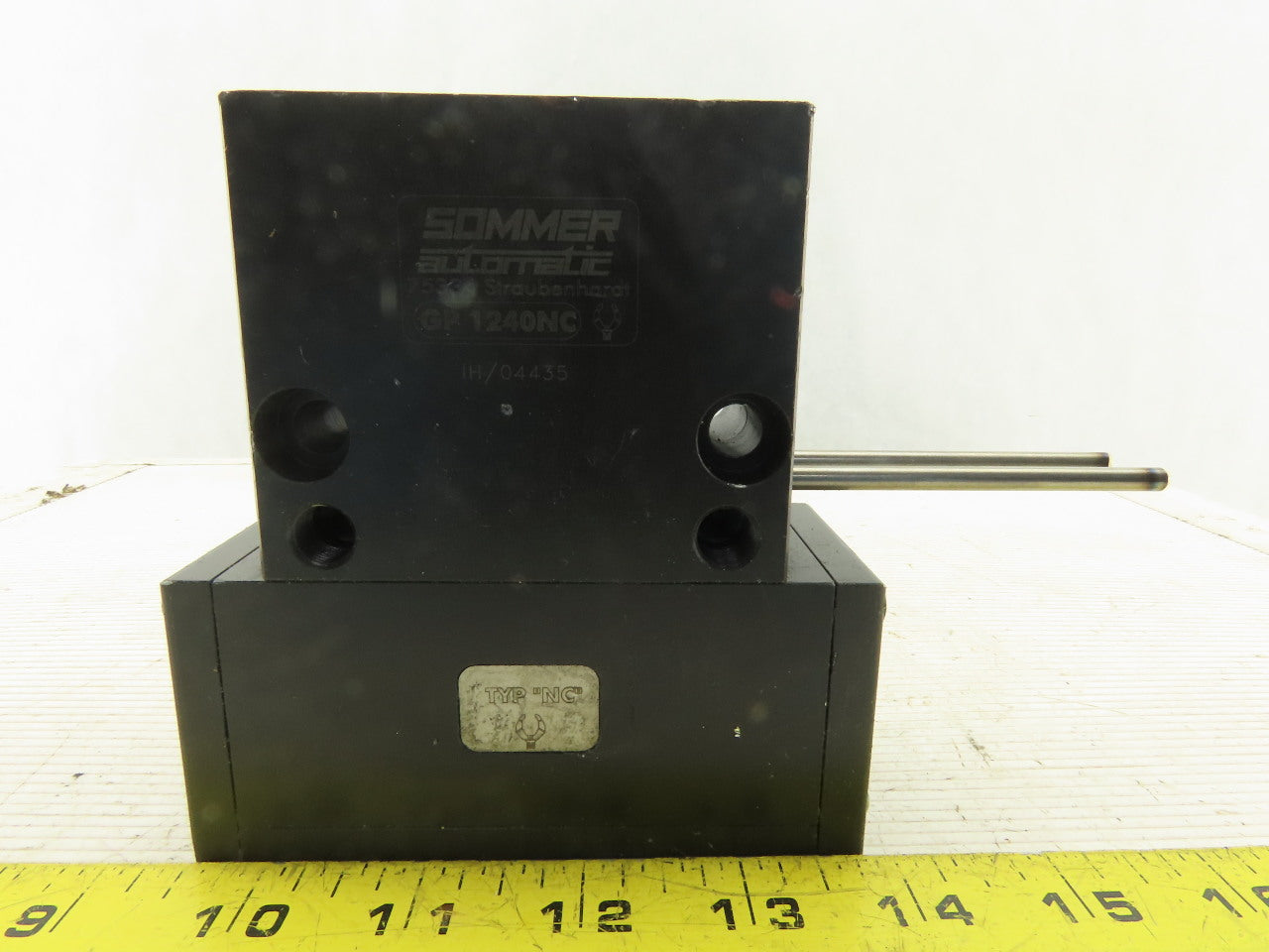 Sommer Automatic GP1240NC 2 Jaw Parallel Pneumatic Gripper 20mm Stroke Per Jaw