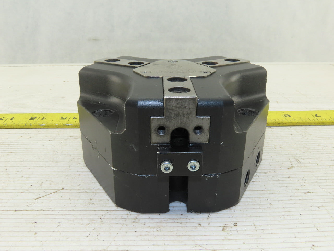 Sommer Automatic GD310 3 Jaw Concentric Pneumatic Gripper 11mm Stroke Per Jaw