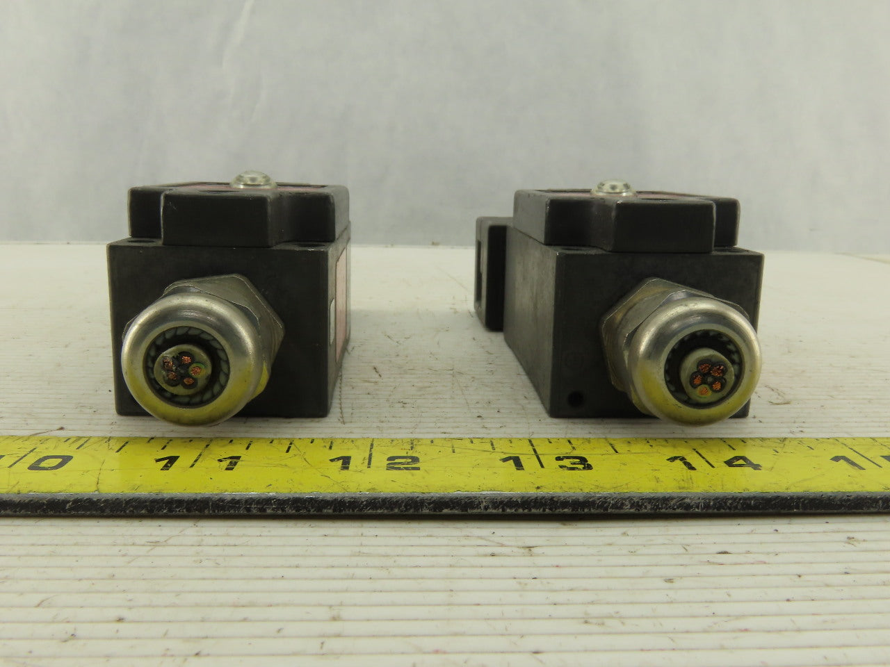 Euchner NZ1VZ-528 Interlock Safety Switch 250VAC Lot Of 2