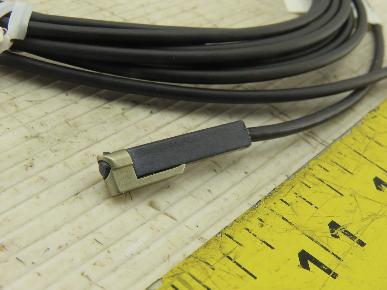 Balluff BMF0048 Cylinder Position Reed Switch Proximity Sensor 10-30VDC