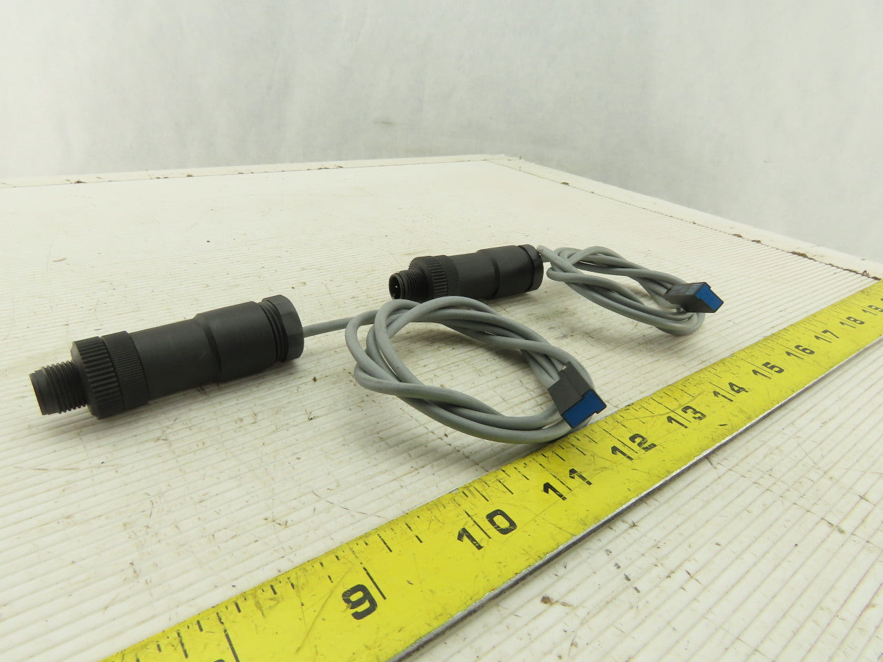 Festo 152820 SD13 Proximity Switch SME 8- K 152820 230VAC Lot of 2