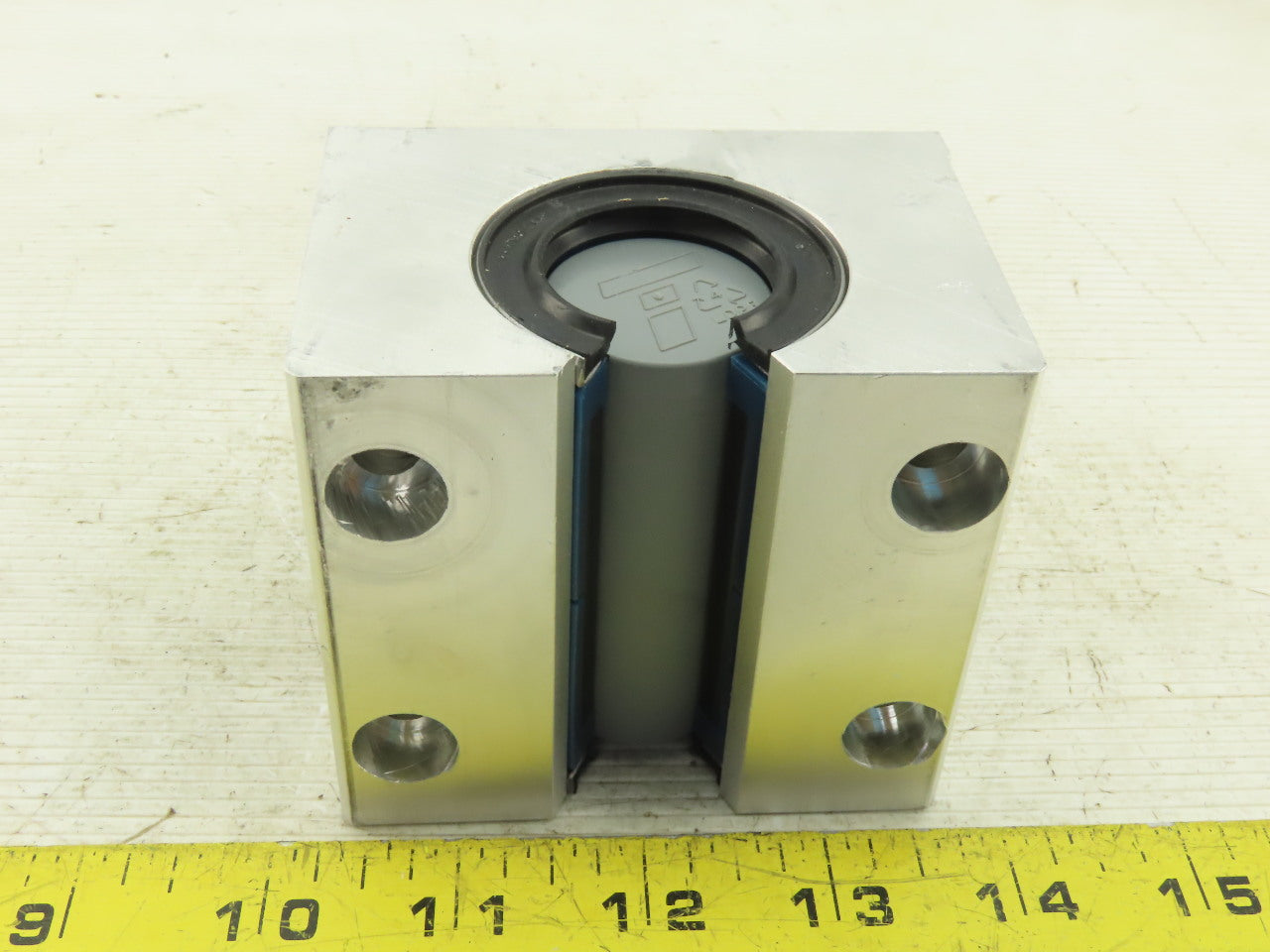 Thompson SSEPBOM30DD Pillow Block Linear Bearing 30mm Bore 79mm Length