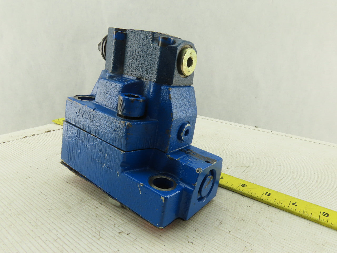 Rexroth R978865640 Accumulator Safety Unloading Valve W/ Adapter Plates