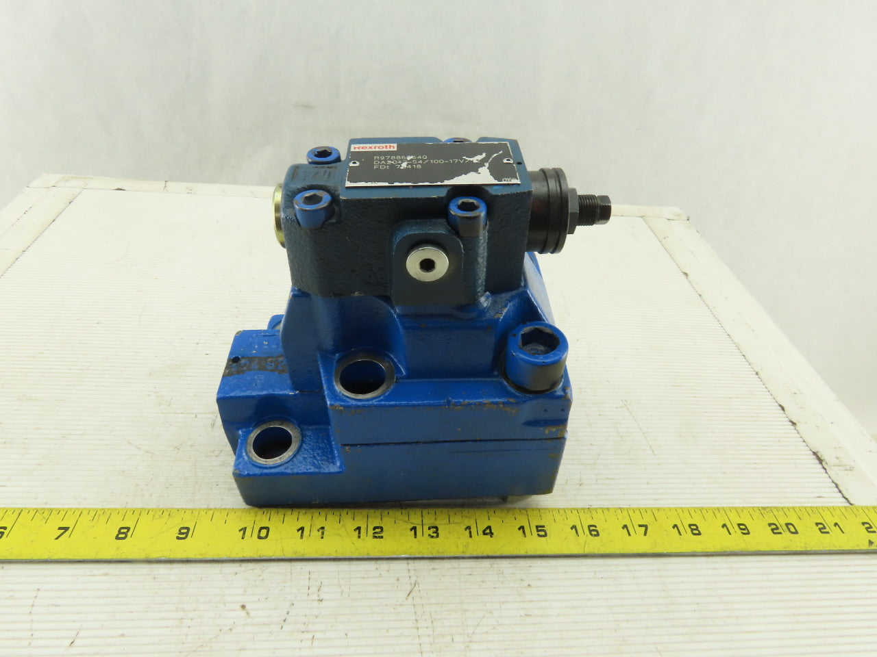 Rexroth R978865640 Accumulator Safety Unloading Valve W/ Adapter Plates