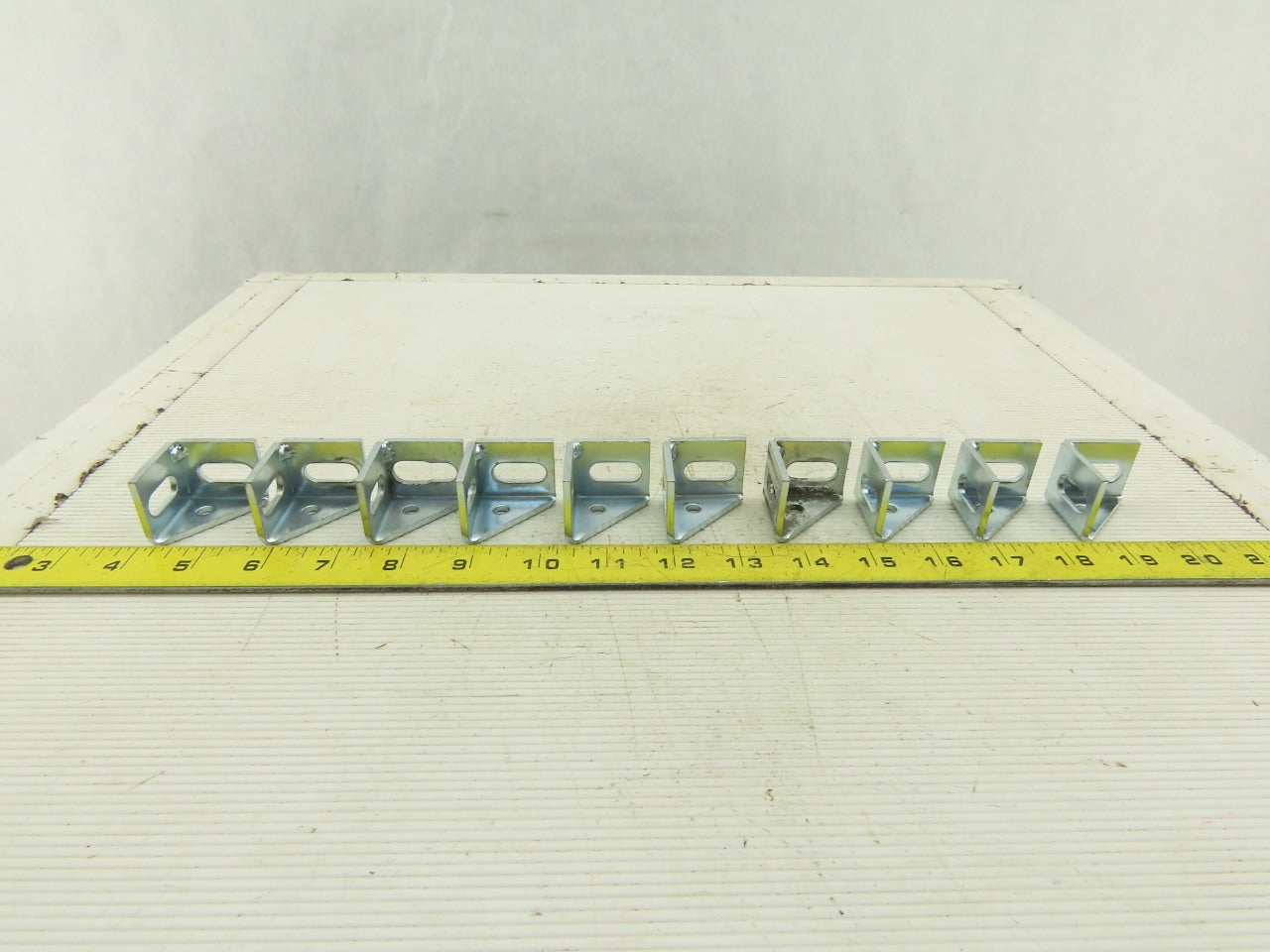 1-1/4" x 1-1/4" Zinc Finish Inside Corner Gusset Bracket Brace Lot Of 10