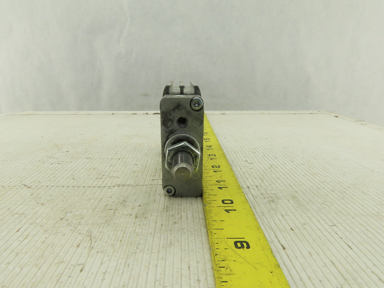 Festo 161264 DZF-32-25-A-P-A Pneumatic Air Flat Cylinder 25mm Bore 32mm Stroke