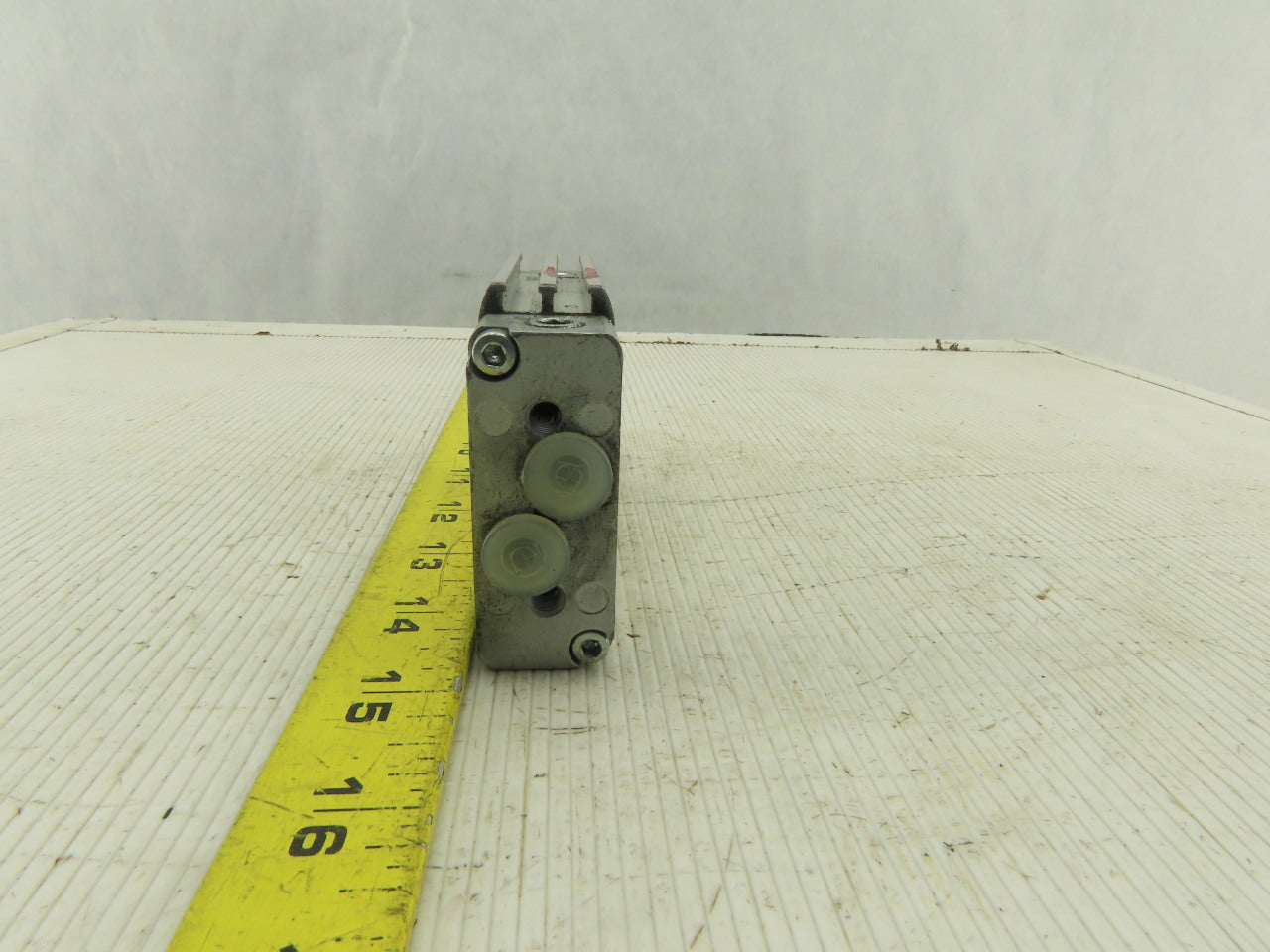 Festo 161264 DZF-32-25-A-P-A Pneumatic Air Flat Cylinder 25mm Bore 32mm Stroke
