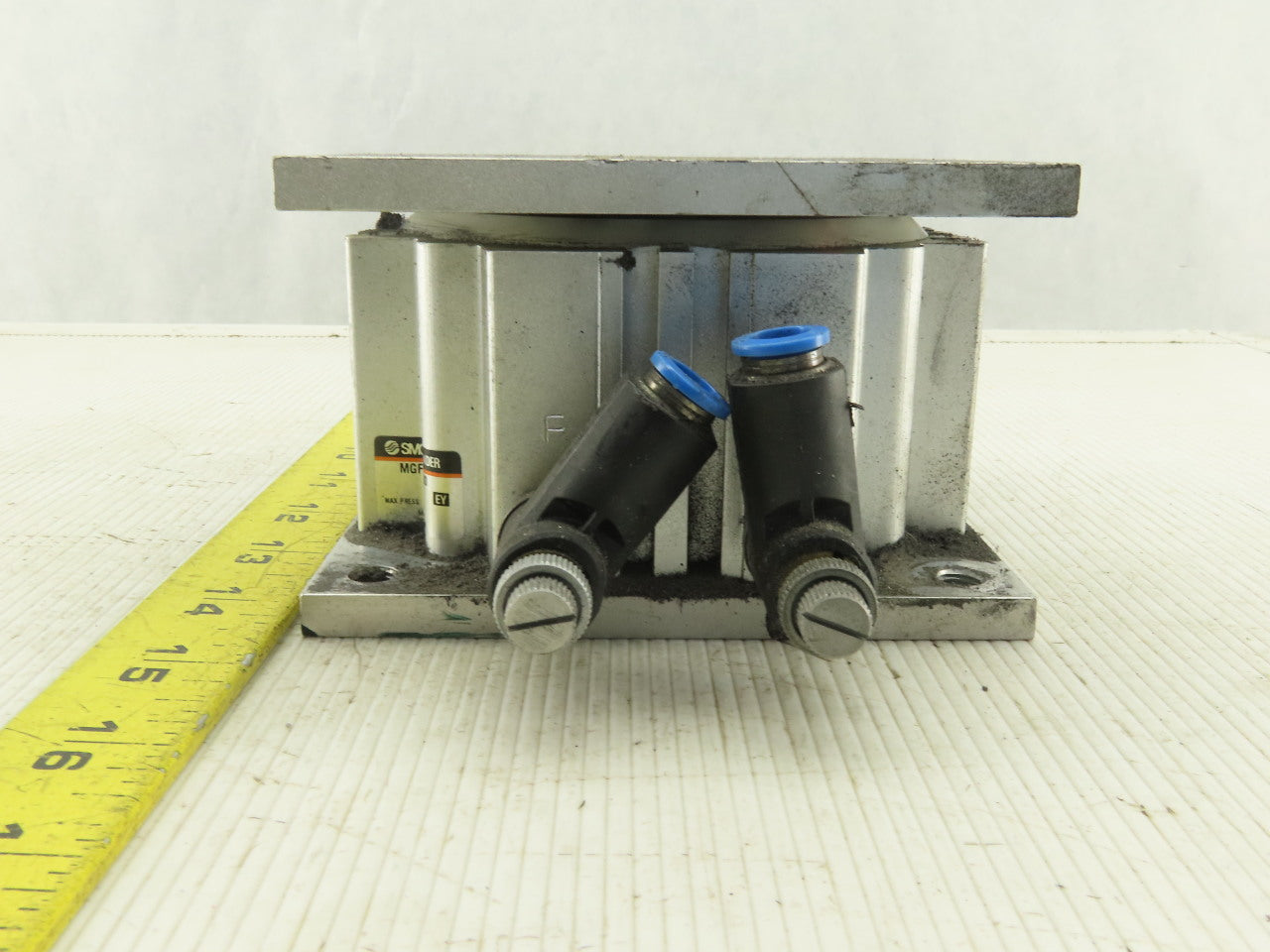 SMC MGF40TF-30 40mm Bore 30mm Stroke Guided Cylinder Table