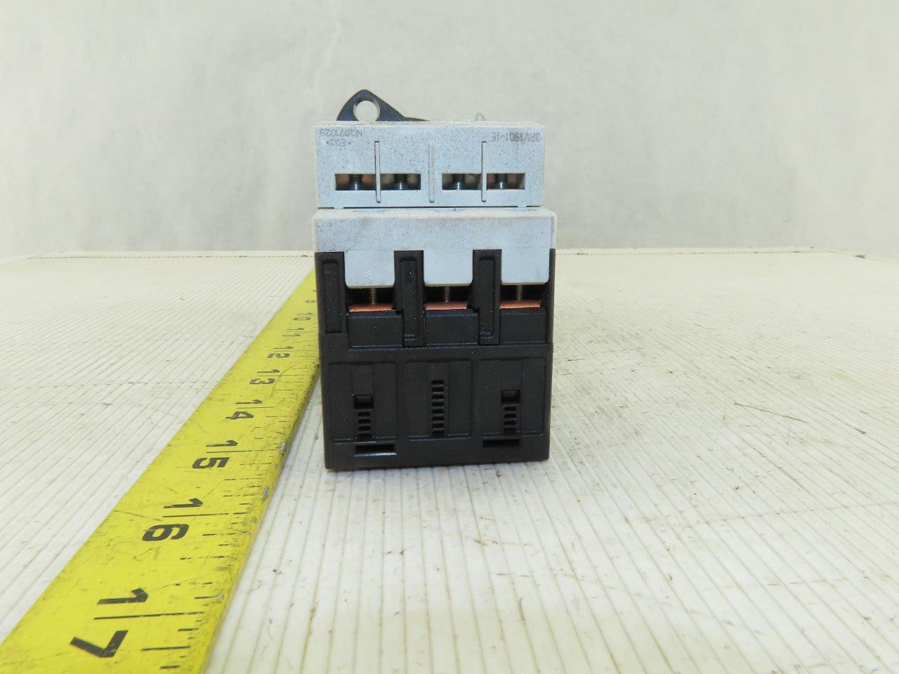 Siemens 3RV1011-1CA15  Pole Breaker 1.8-2.5A W/3RT1015-13341 Contactor