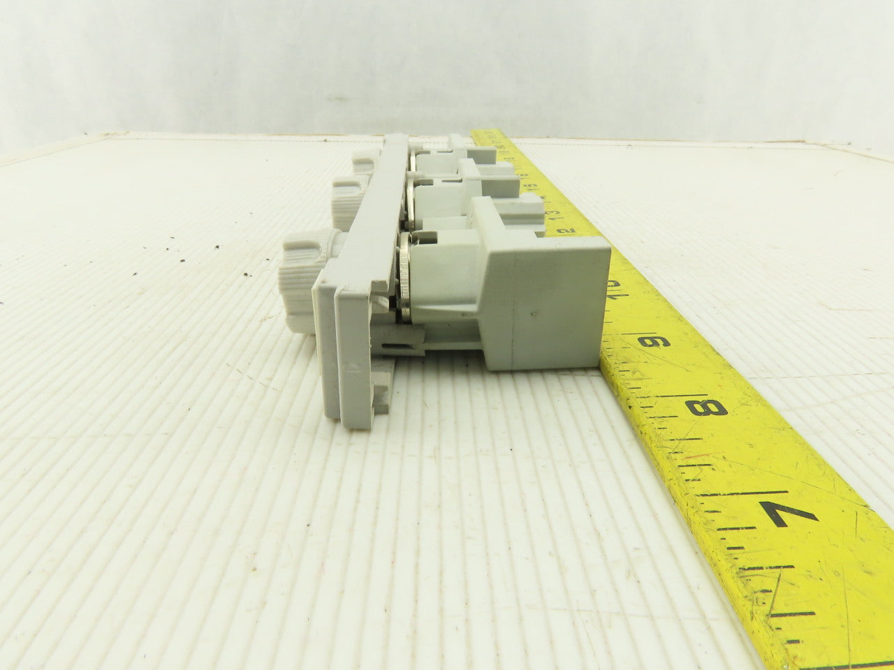 Siemens Buss Bar Bottle Fuse Holder 63/400 3 Pole