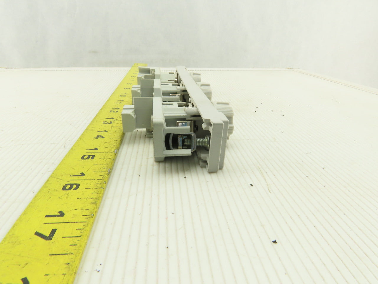 Siemens Buss Bar Bottle Fuse Holder 63/400 3 Pole