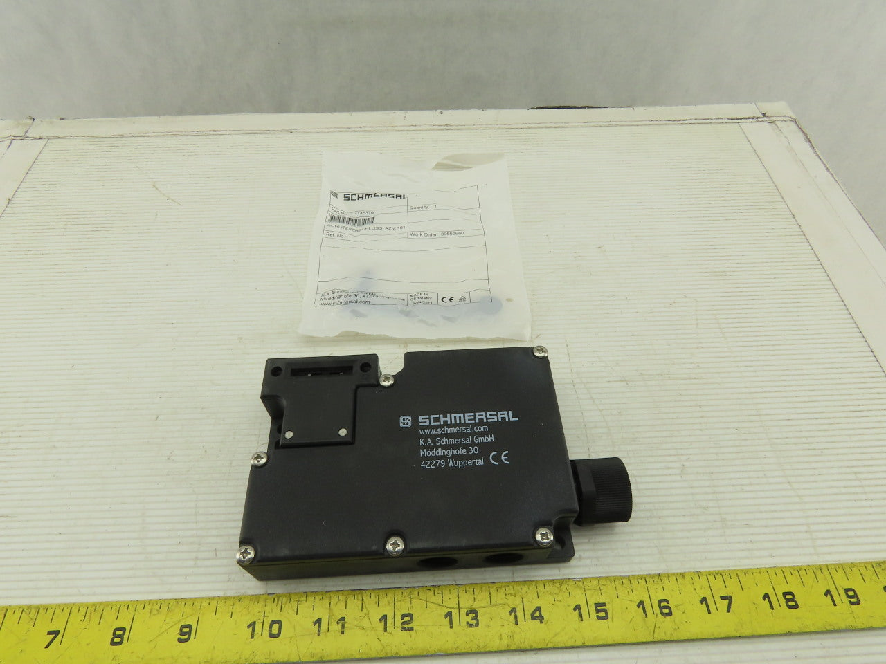 Schmersal 1164207 Safety Solenoid Interlock 250V 4kV