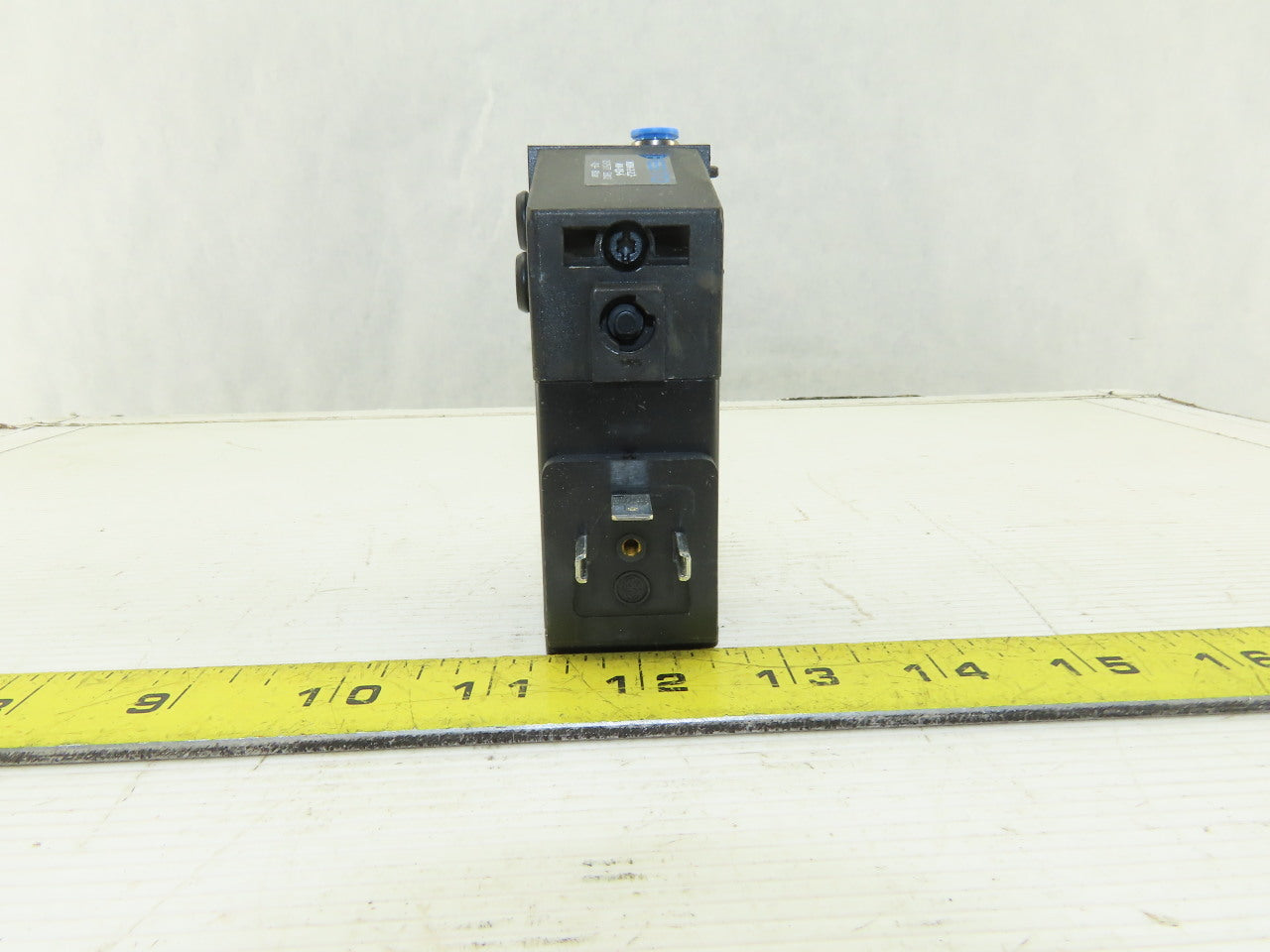 Festo MDH-2-2.2-AW-QS-6 20.4-26.4VDC Pneumatic Valve Solenoid