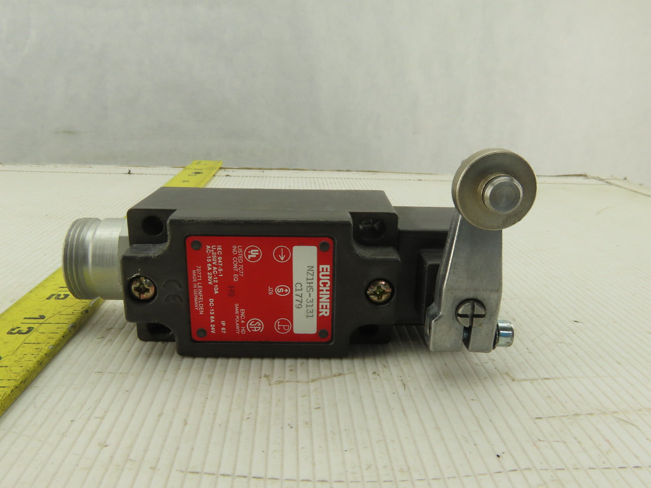Euchner NZ1HS-3131 C1779 Limit Switch W/Base & Arm