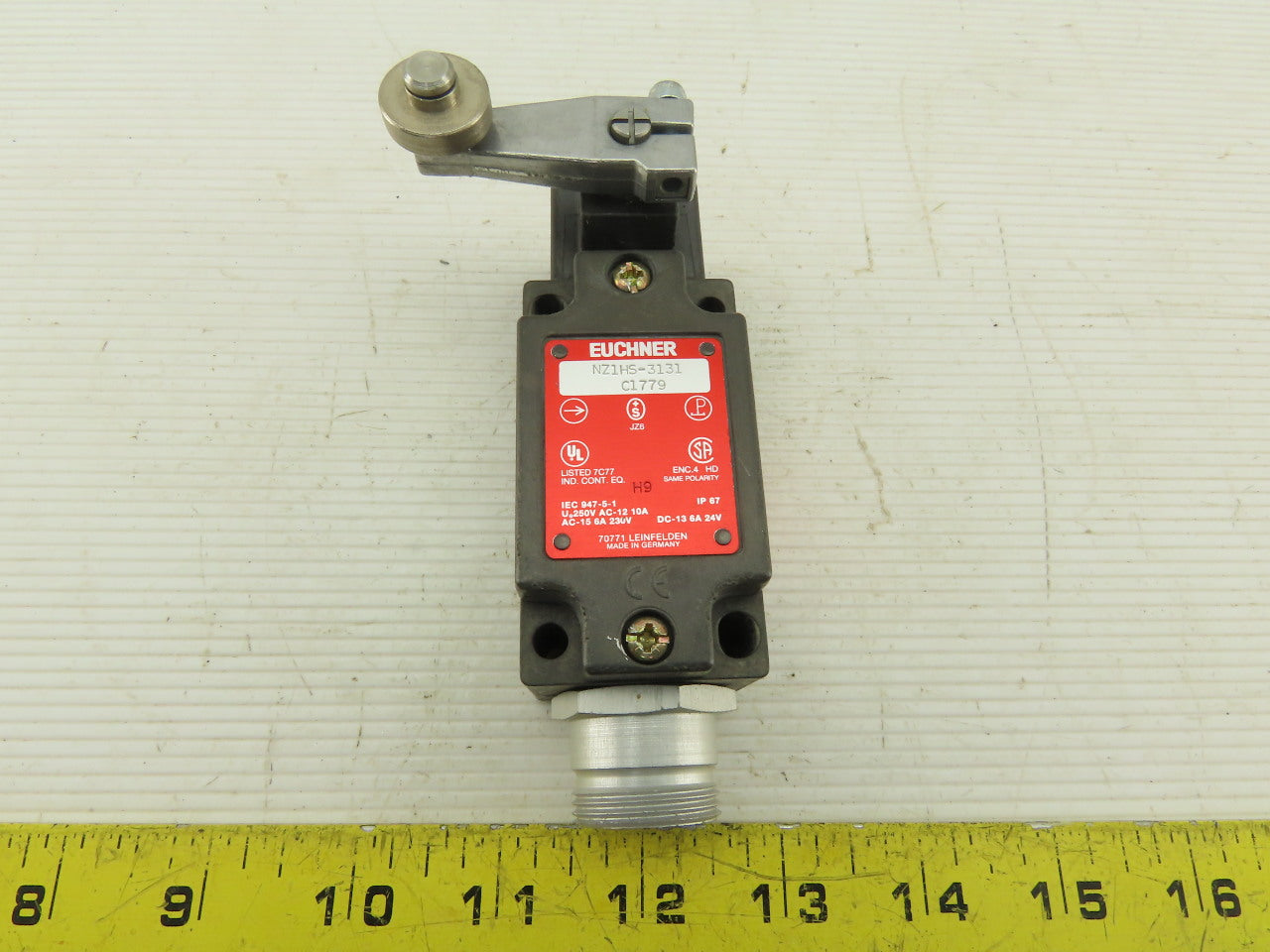 Euchner NZ1HS-3131 C1779 Limit Switch W/Base & Arm