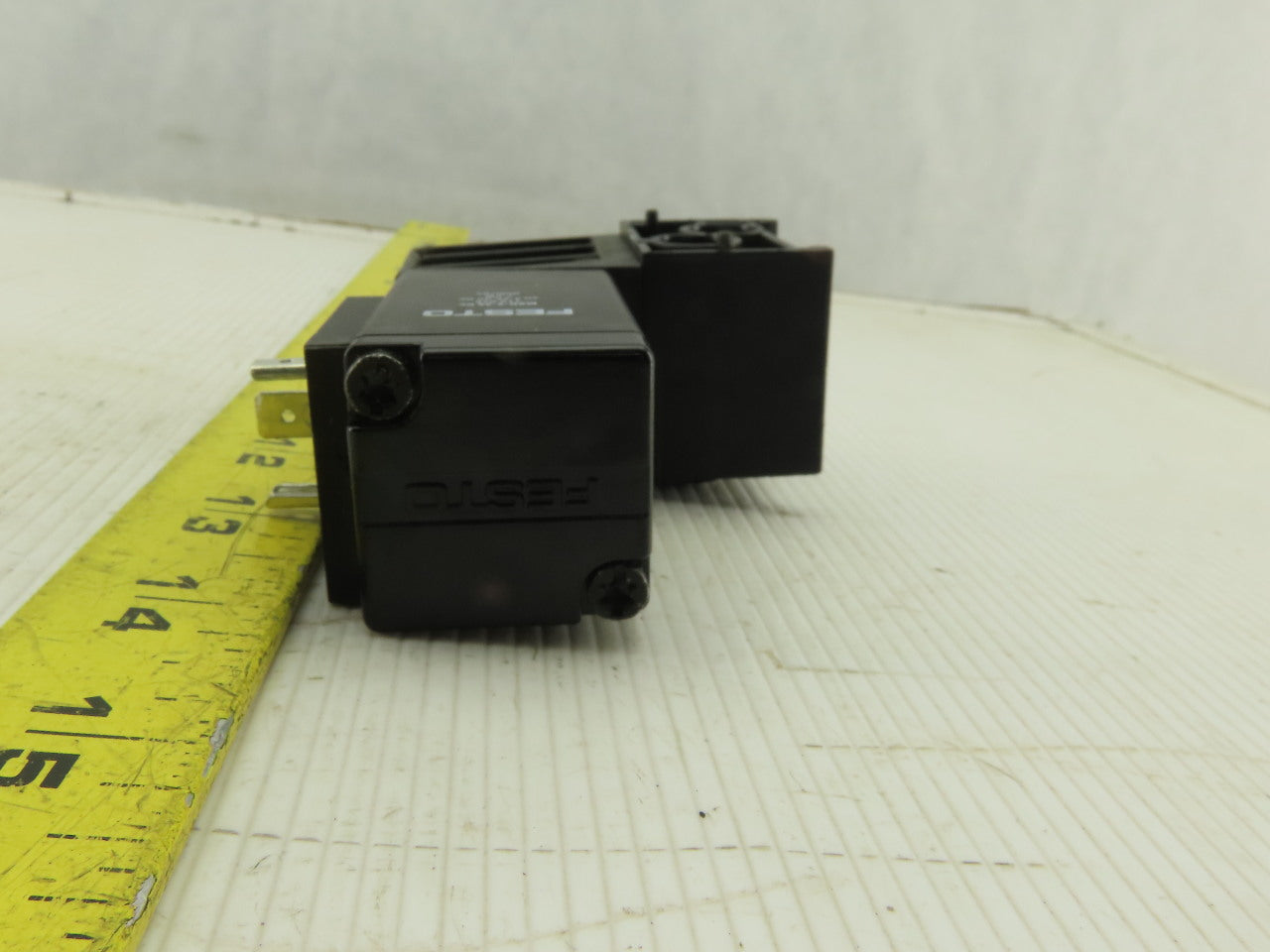Festo MDH-2-2.2-AW-QS-6 20.4-26.4VDC Pneumatic Valve Solenoid