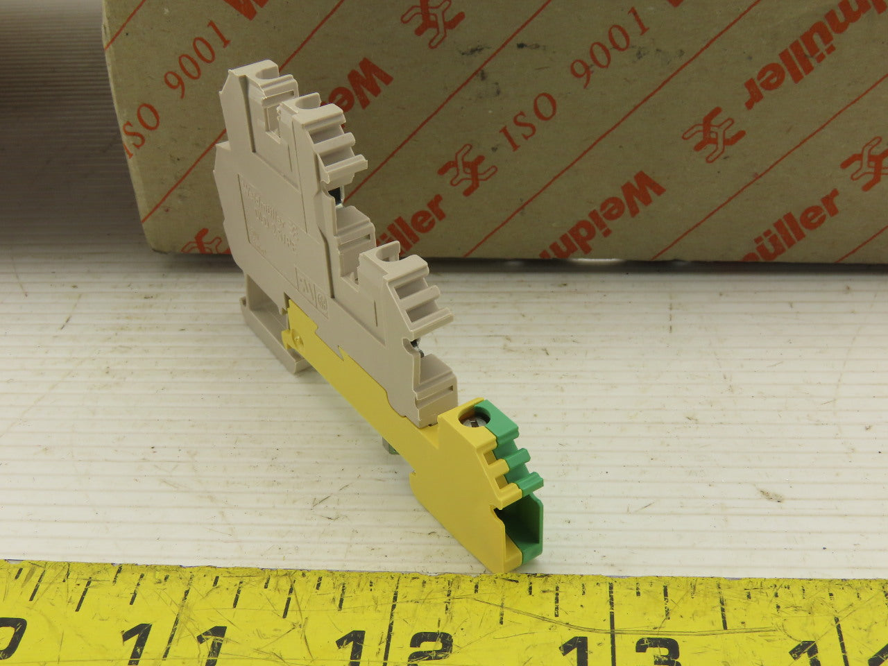 Weidmuller DLD 2.5/PE DB Feed Thru Grounding Terminal Block Lot Of 36