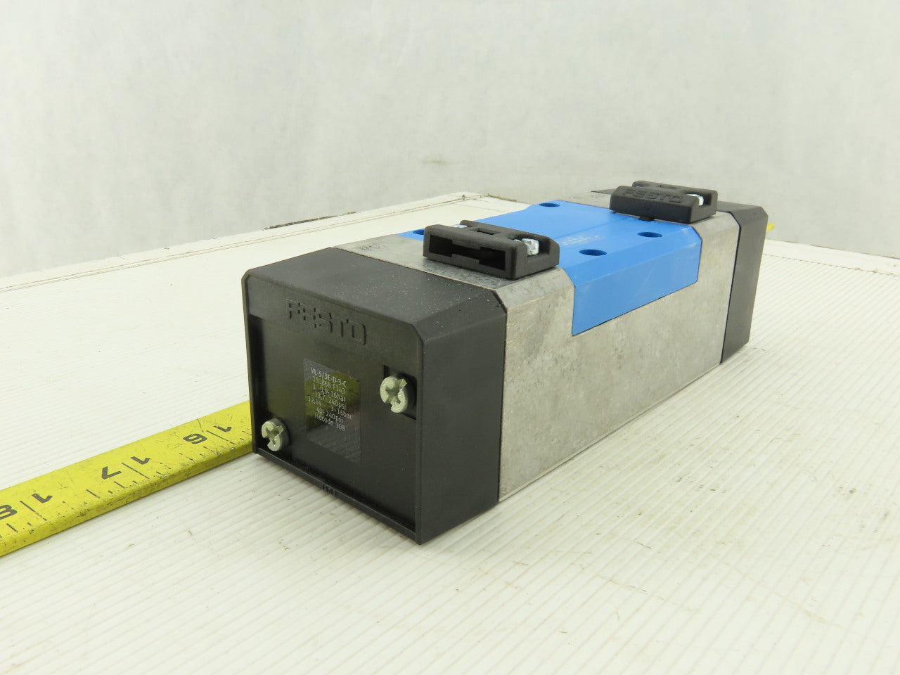 Festo VL-5/3E-D-3-C Pneumatic Valve 5/3 Exhausted