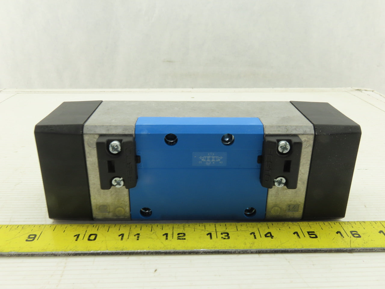 Festo VL-5/3E-D-3-C Pneumatic Valve 5/3 Exhausted