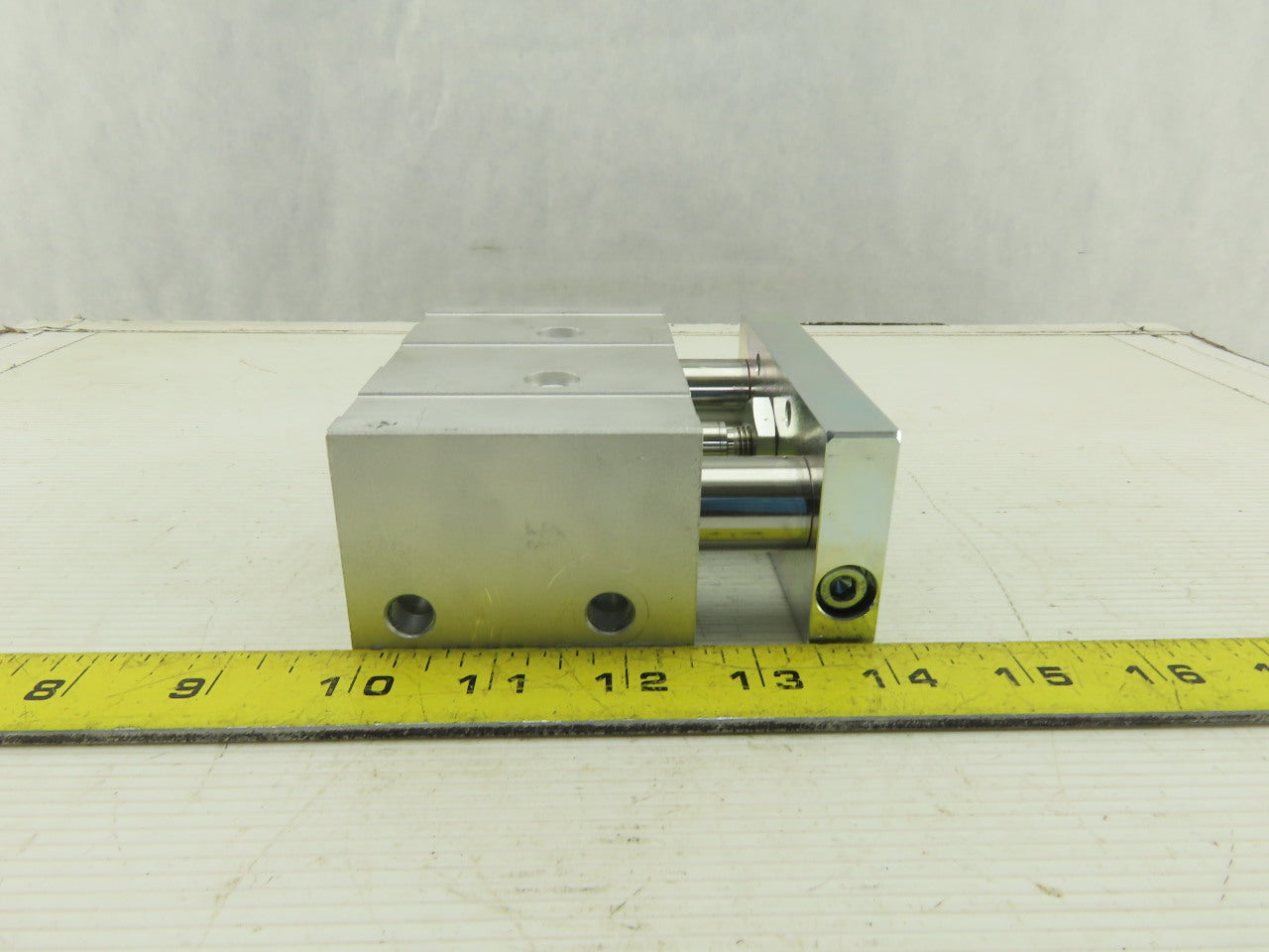 Festo DFM-32-20-P-A-GF 100mm Stroke Double Acting Guided Cylinder