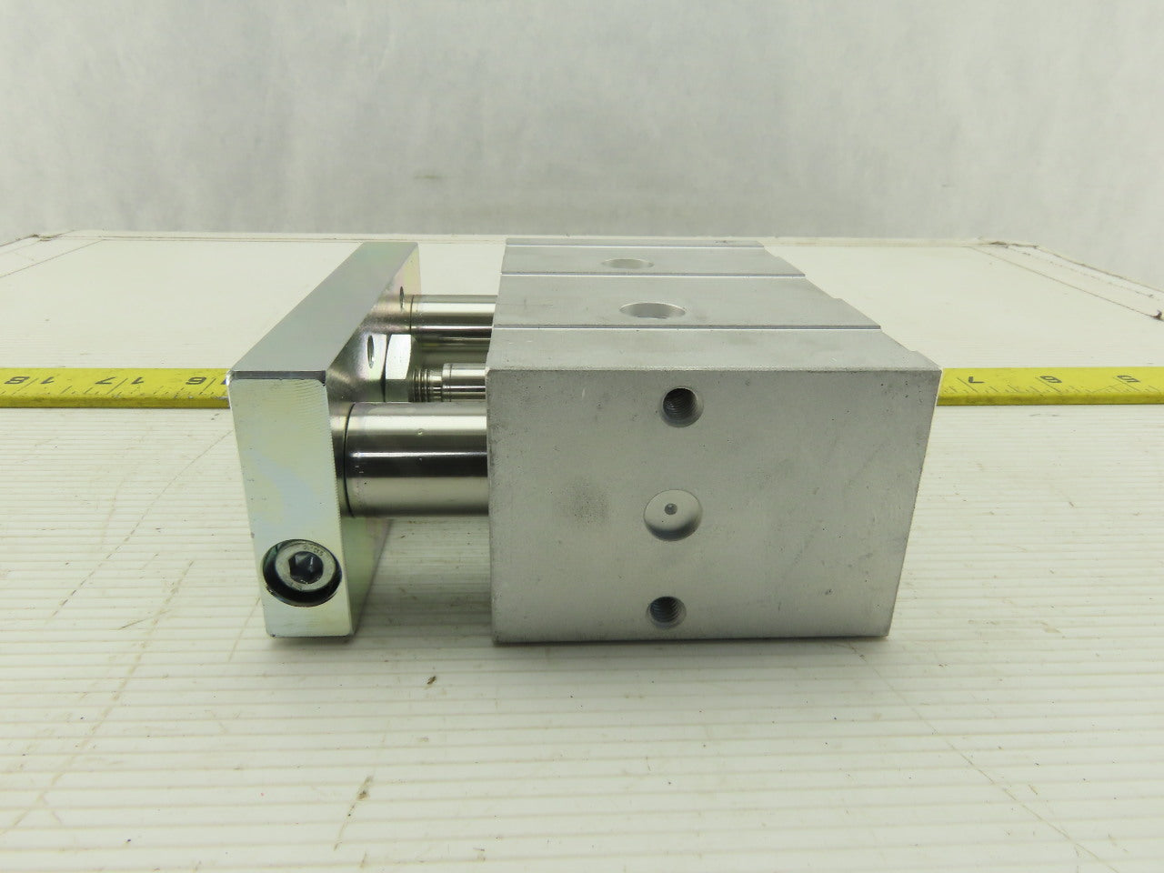 Festo DFM-32-20-P-A-GF 100mm Stroke Double Acting Guided Cylinder