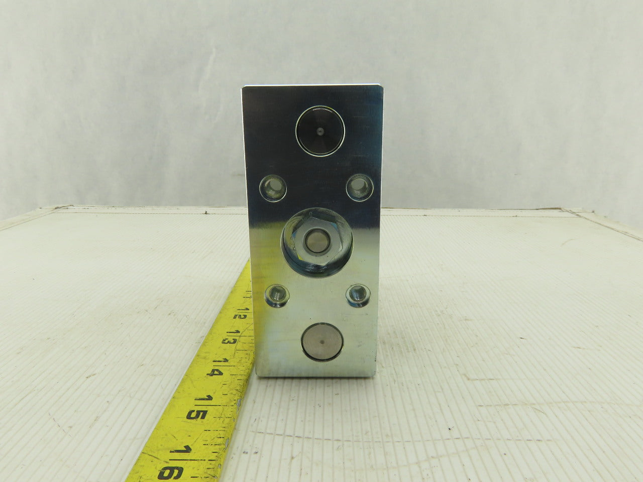 Festo DFM-32-20-P-A-GF 100mm Stroke Double Acting Guided Cylinder