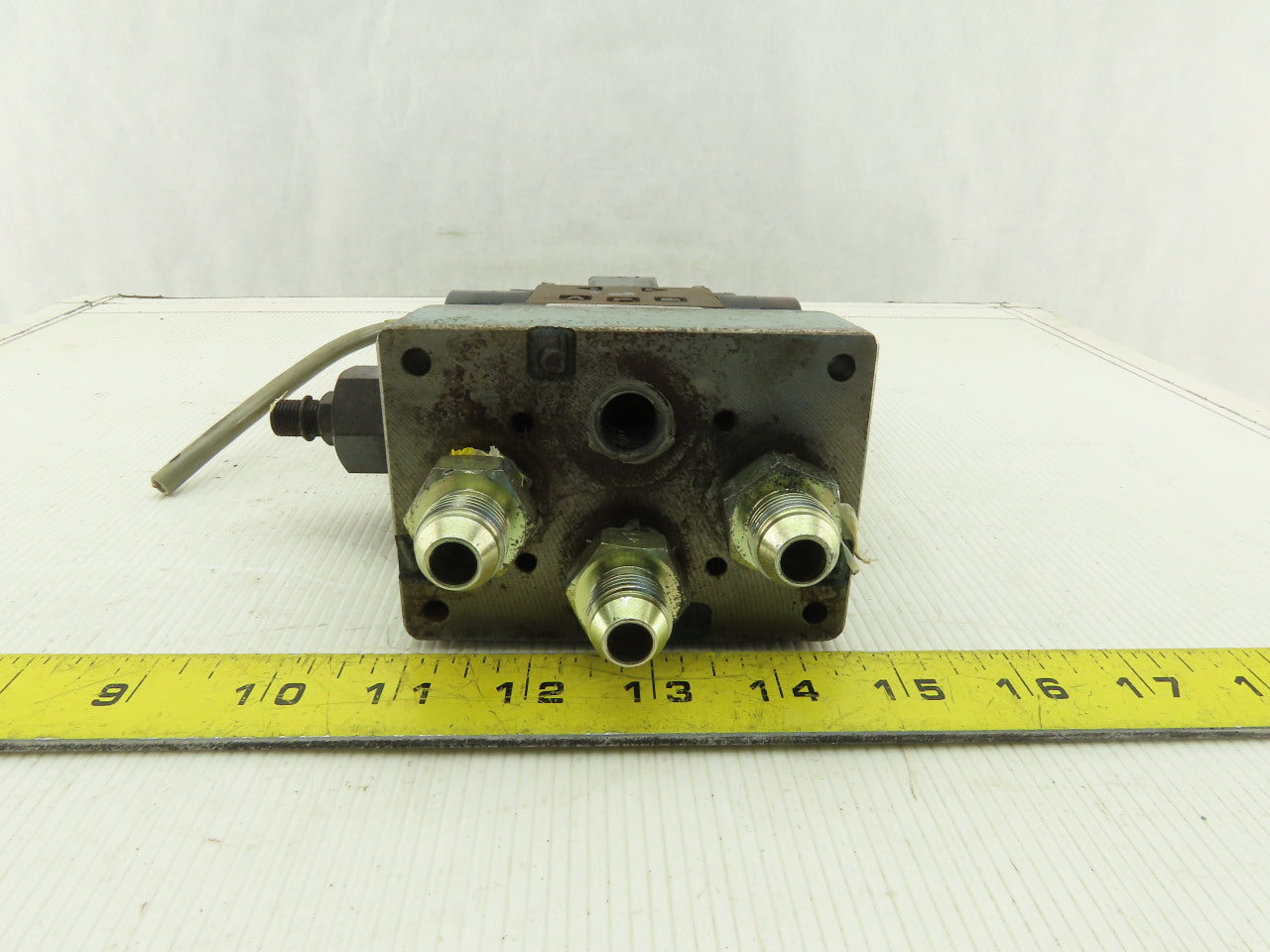 Nachi SL-G01-C6-R-C1-30 Hydraulic Solenoid Valve Check Regulator Assembly 110V