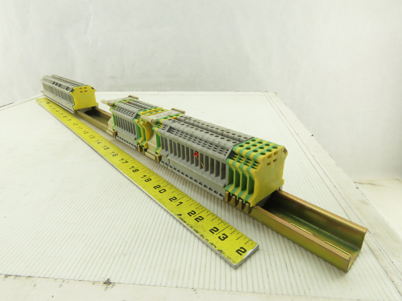 Typ UK4 600V25A 28-12AWG Single Pole Wire Terminal Blocks Lot Of 54