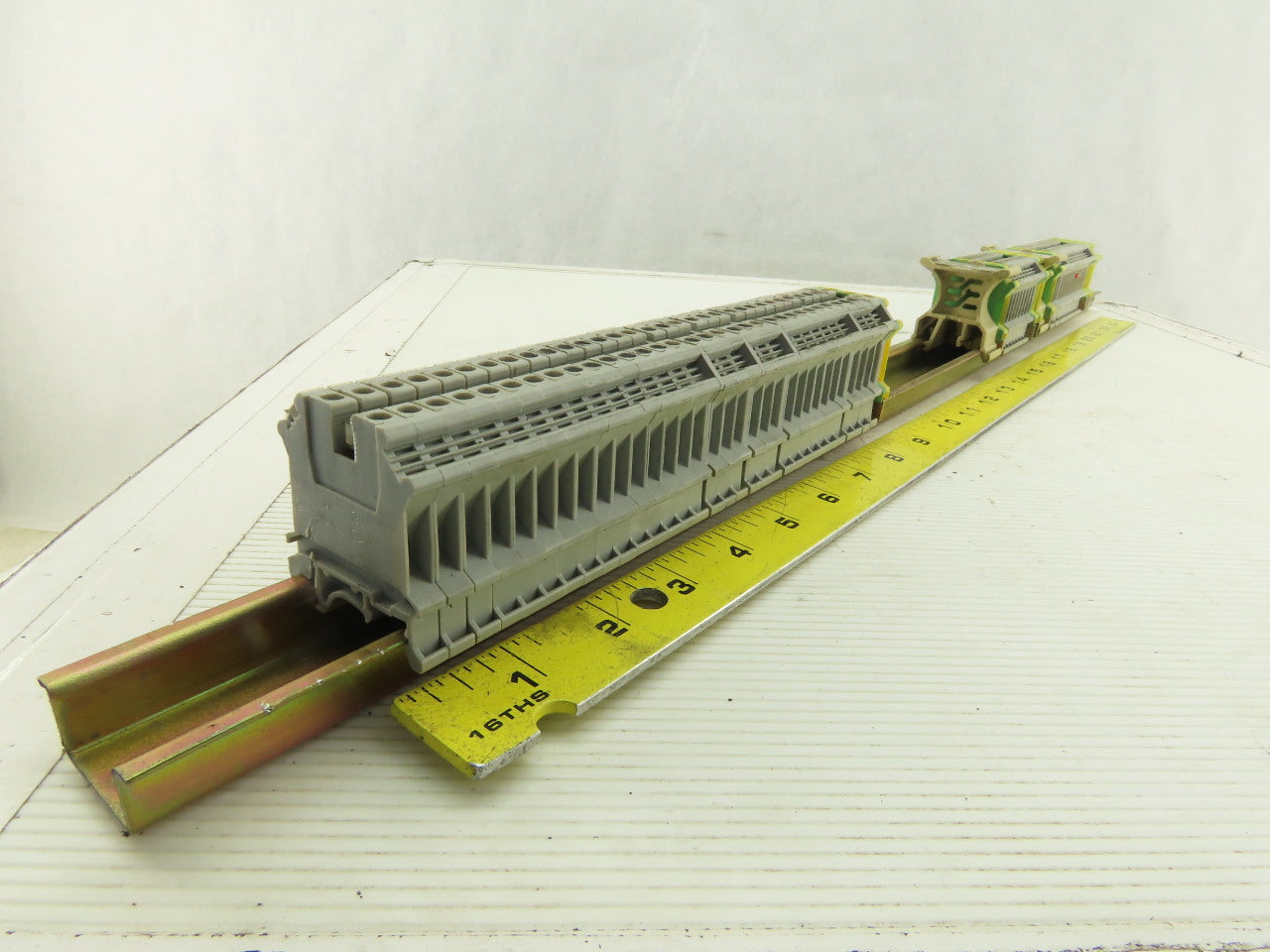 Typ UK4 600V25A 28-12AWG Single Pole Wire Terminal Blocks Lot Of 54