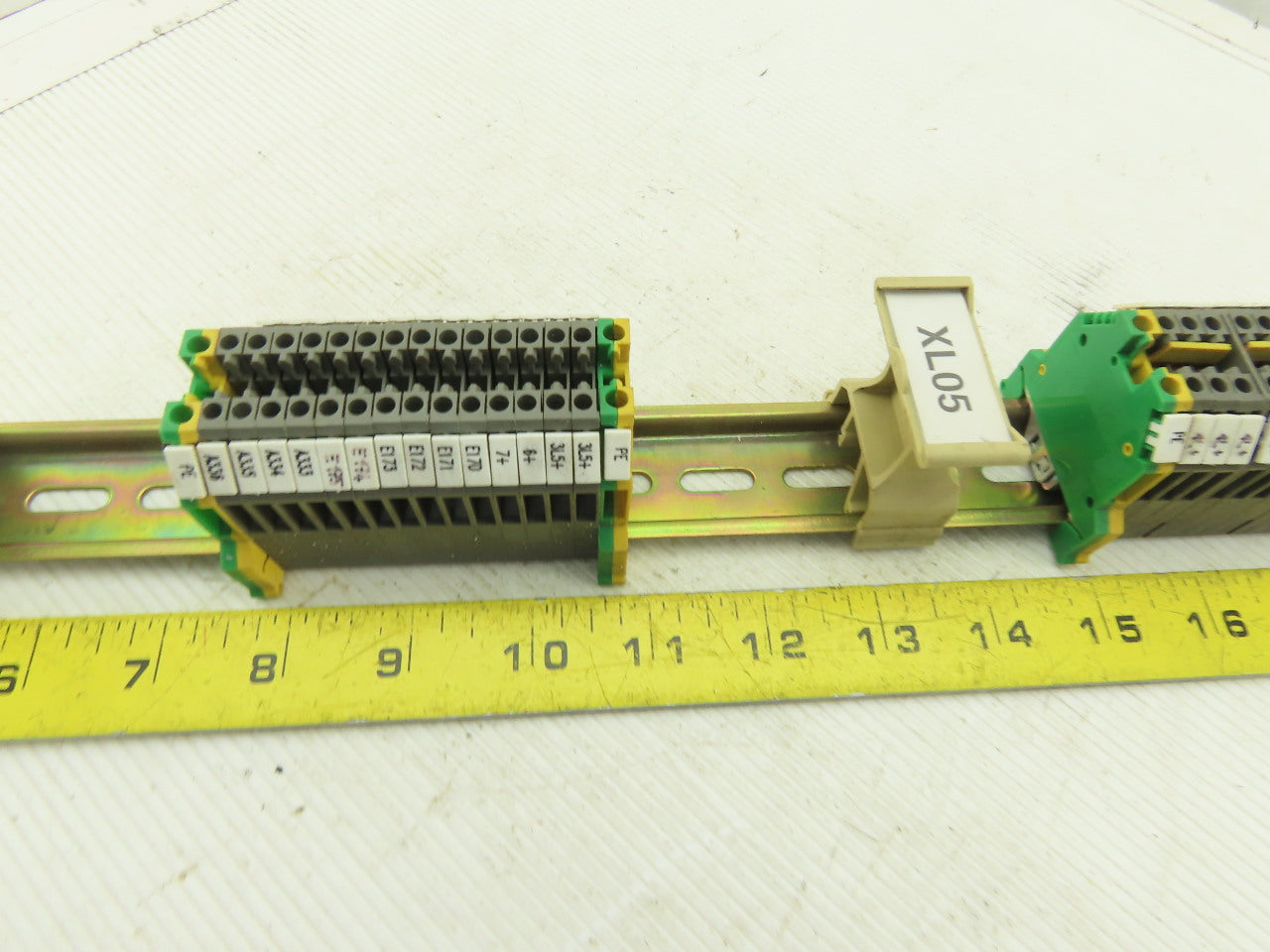 700-900V Terminal Block & Ground Block Din Rail Assembly Lot Of 55