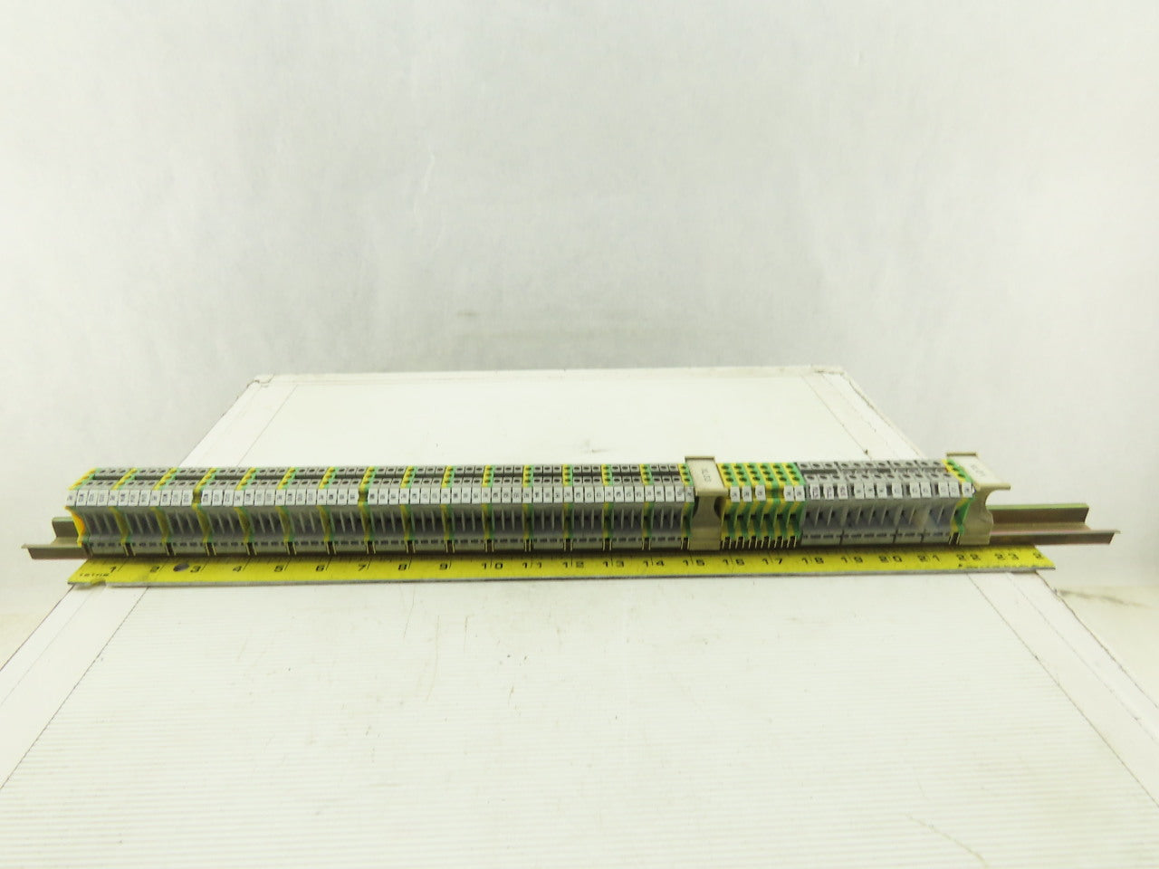 Phoenix Contact USLKG 4 UK4 800V 25A 28-12AWG Wire Terminal Block Lot Of 70