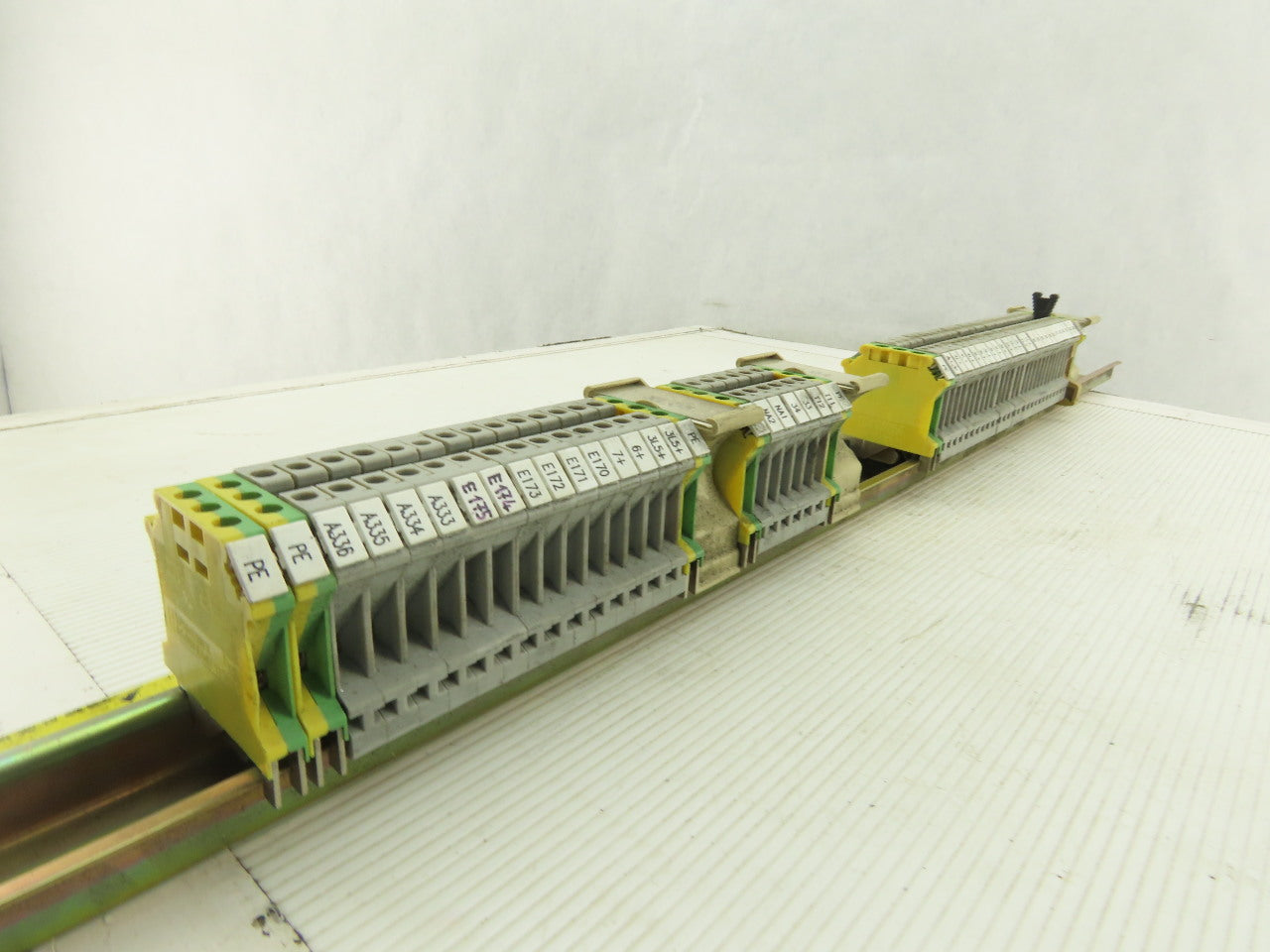 Typ UK4 750V 25A 28-12AWG Wire Terminal Blocks Lot Of 46
