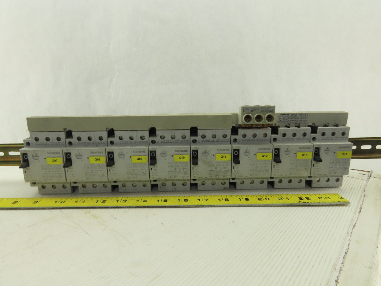 Siemens 3VU1300-1ME00 Din Rail Circuit Breaker 0.4-0.6A And 1-1.6A Trip Lot Of 8