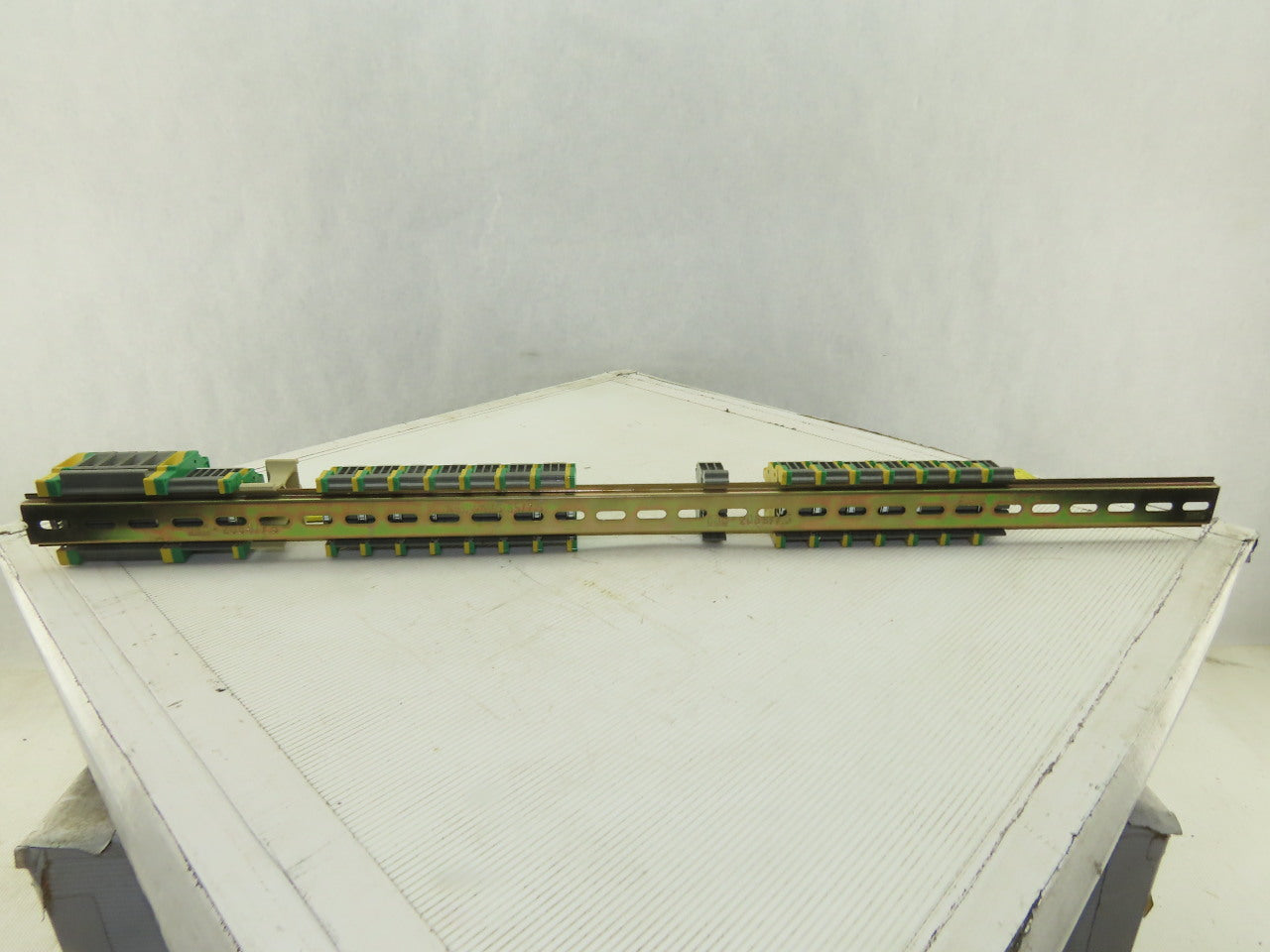 Wieland WK2.5/U 600V 24-12AWG Single Pole Terminal Block Strip Lot Of 55