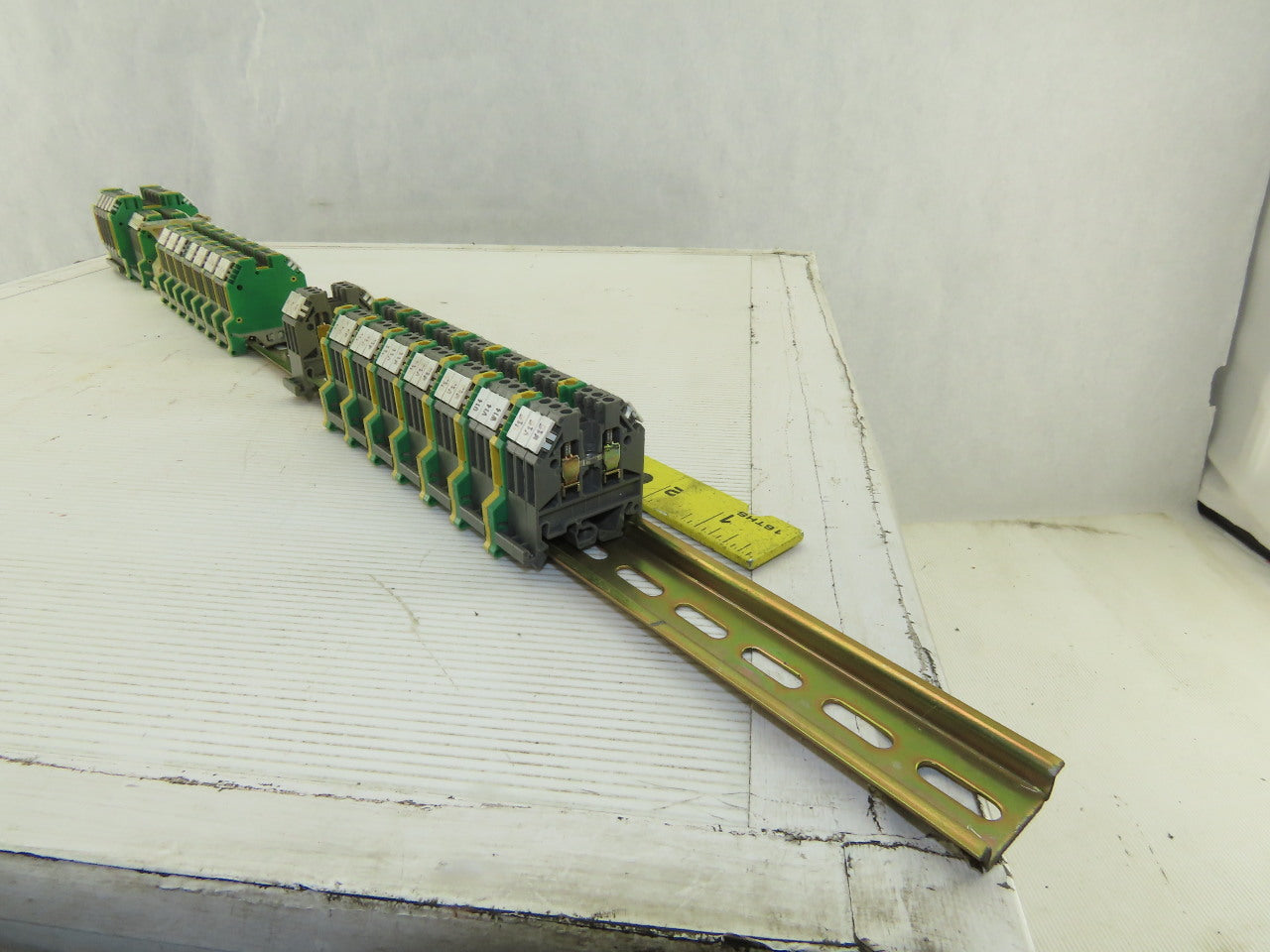 Wieland WK2.5/U 600V 24-12AWG Single Pole Terminal Block Strip Lot Of 55