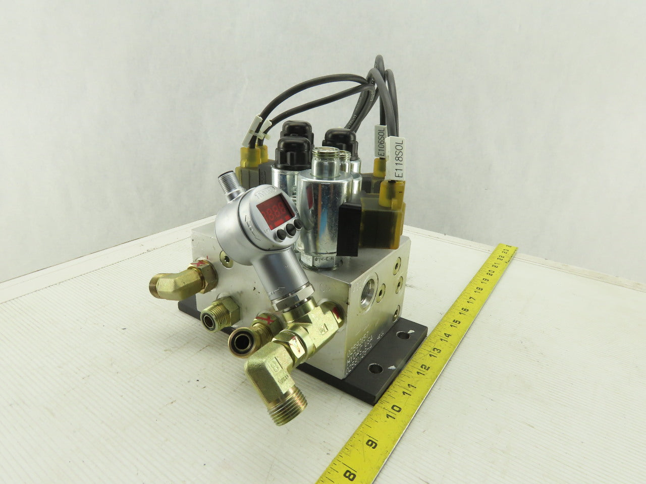Hydac 5 Solenoid Operated Hydraulic Regulated Manifold Check Assembly 24VDC