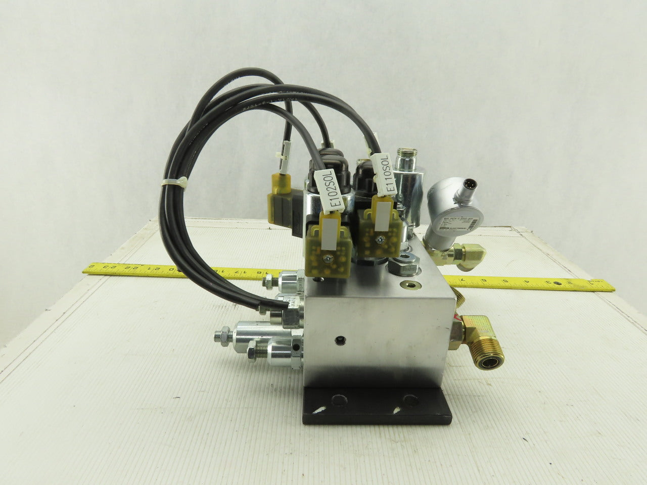 Hydac 5 Solenoid Operated Hydraulic Regulated Manifold Check Assembly 24VDC