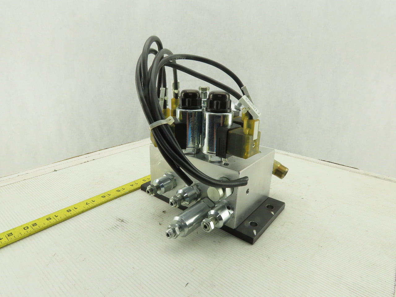 Hydac 5 Solenoid Operated Hydraulic Regulated Manifold Check Assembly 24VDC