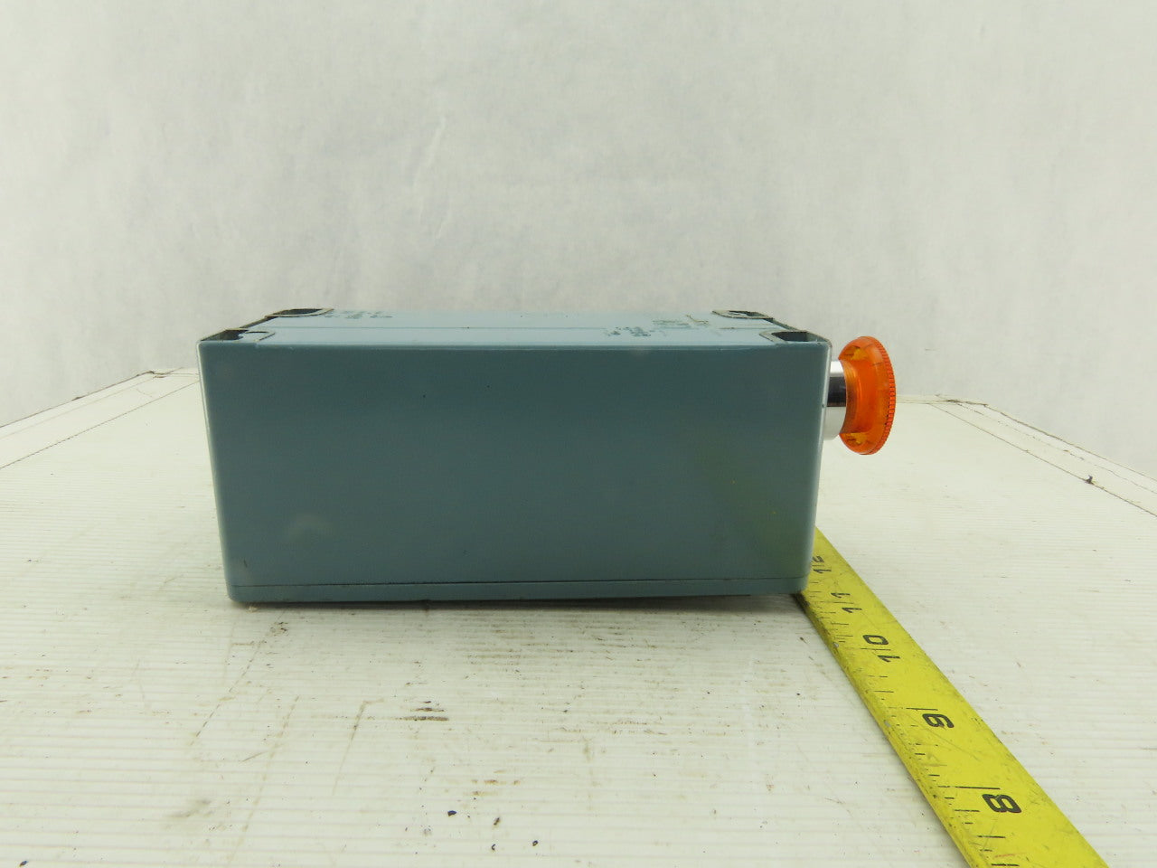 Telemecanique 7 x 3 x 3" Push Button Electrical Enclosure Remote Operator J Box