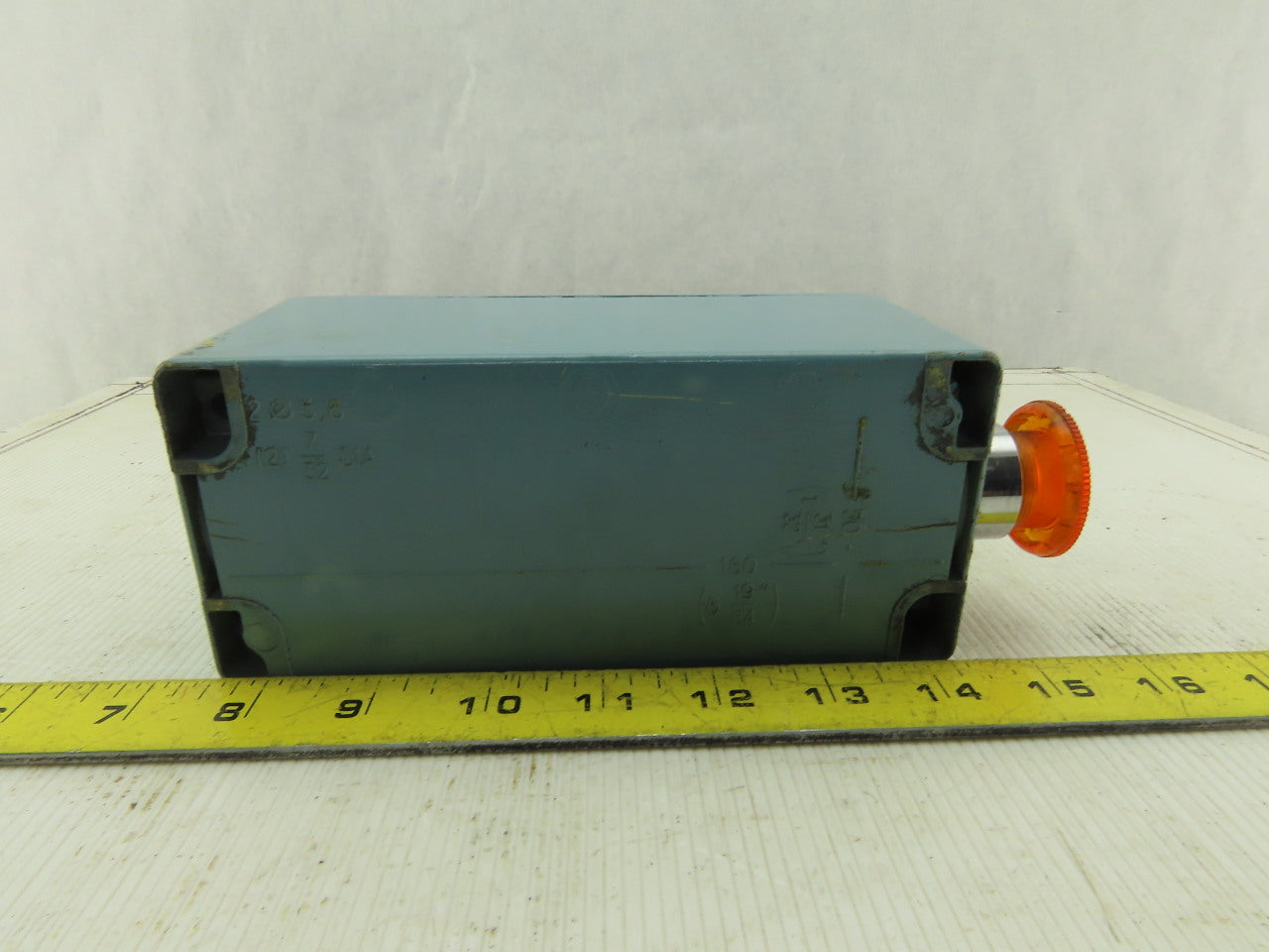 Telemecanique 7 x 3 x 3" Push Button Electrical Enclosure Remote Operator J Box