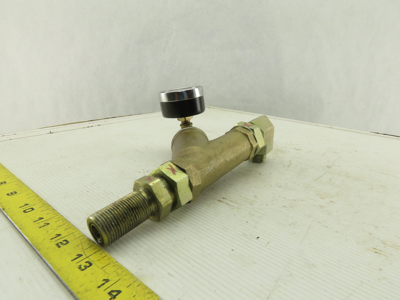 3/4" Brass Y-Strainer With 2-30 IN.Hg Filter Condition Indicator